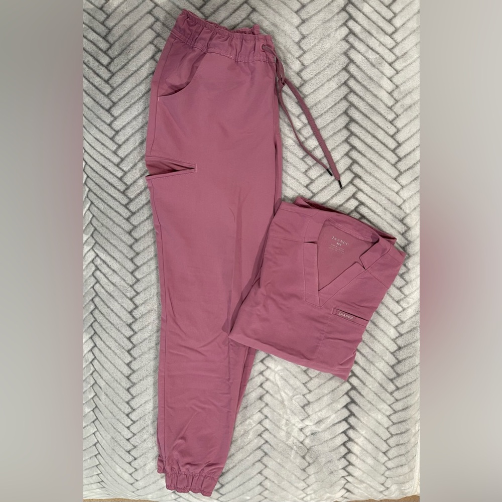 Mauve Jaanuu Scrub Set With Jogger Pants (Xxs Top… - image 1